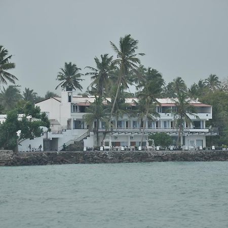 Goviyapana Beach Hotel Ahangama Bagian luar foto