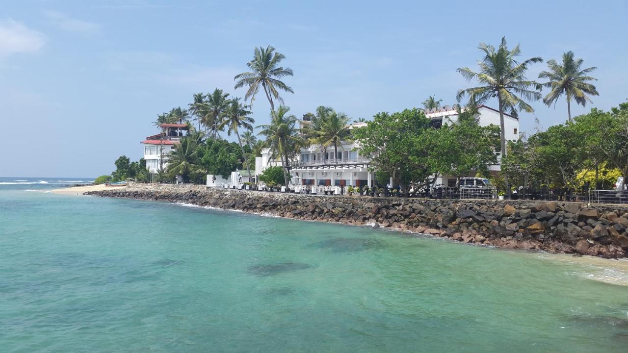 Goviyapana Beach Hotel Ahangama Bagian luar foto