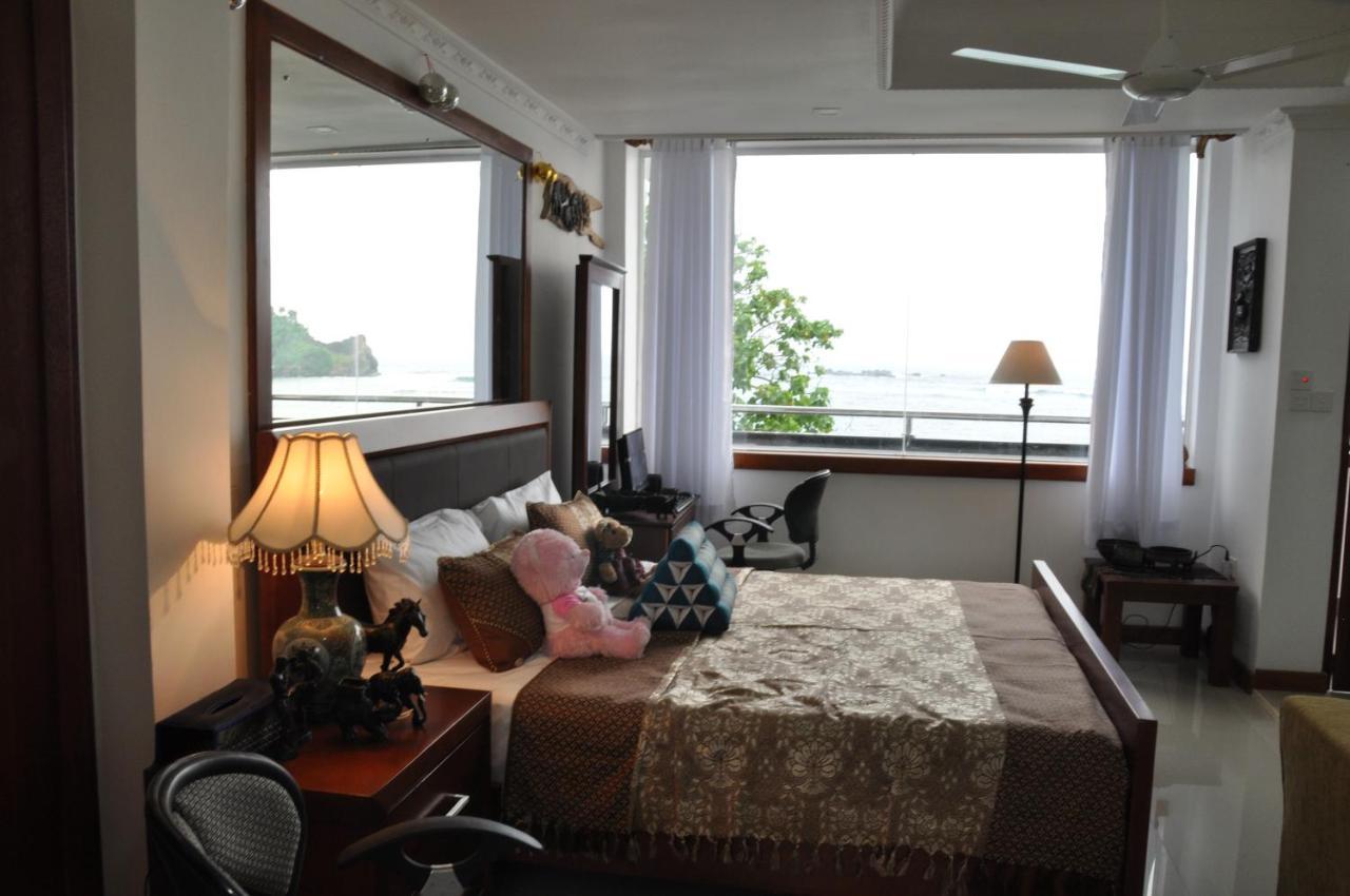 Goviyapana Beach Hotel Ahangama Bagian luar foto