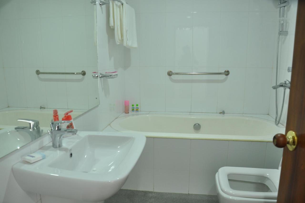 Goviyapana Beach Hotel Ahangama Bagian luar foto