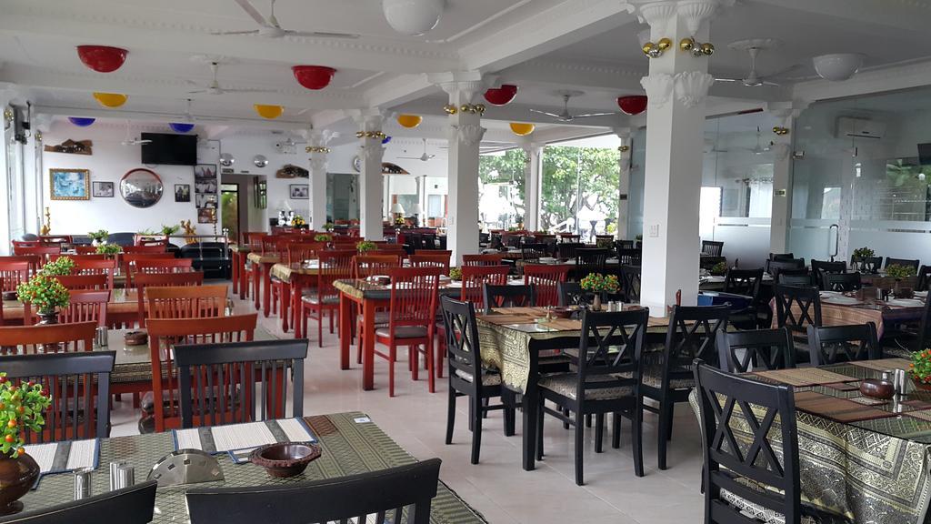 Goviyapana Beach Hotel Ahangama Bagian luar foto