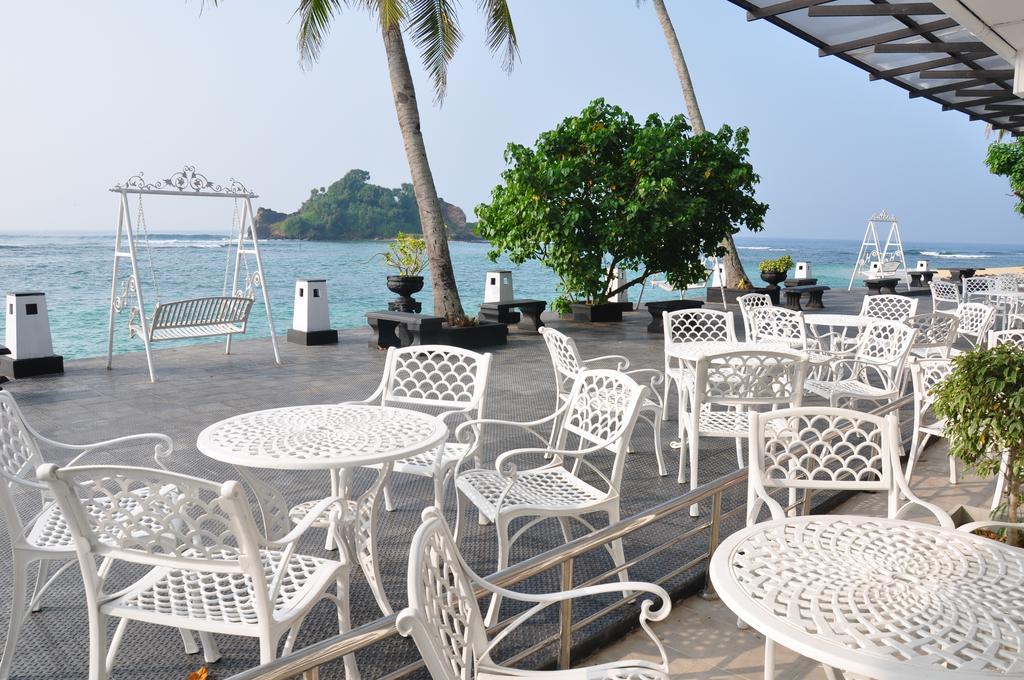 Goviyapana Beach Hotel Ahangama Bagian luar foto